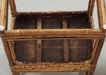 KARMSTOLAR, ett par, bambu och hardwood. Qing dynastin, 1800-tal.