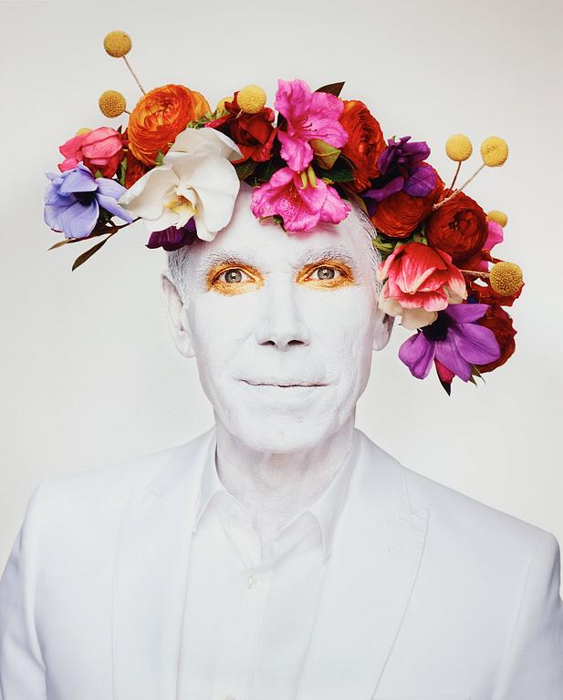 Martin Schoeller, "Jeff Koons with Floral Headpiece, New York", 2013.