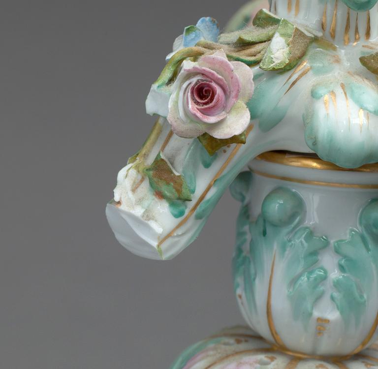 KANDELABRAR, två stycken, porslin, Meissen, sannolikt sent 1800-tal.