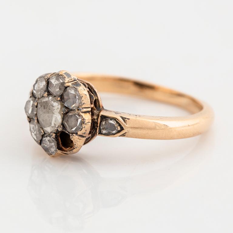 Ring 14K gold with rose-cut Diamonds, size 49.
