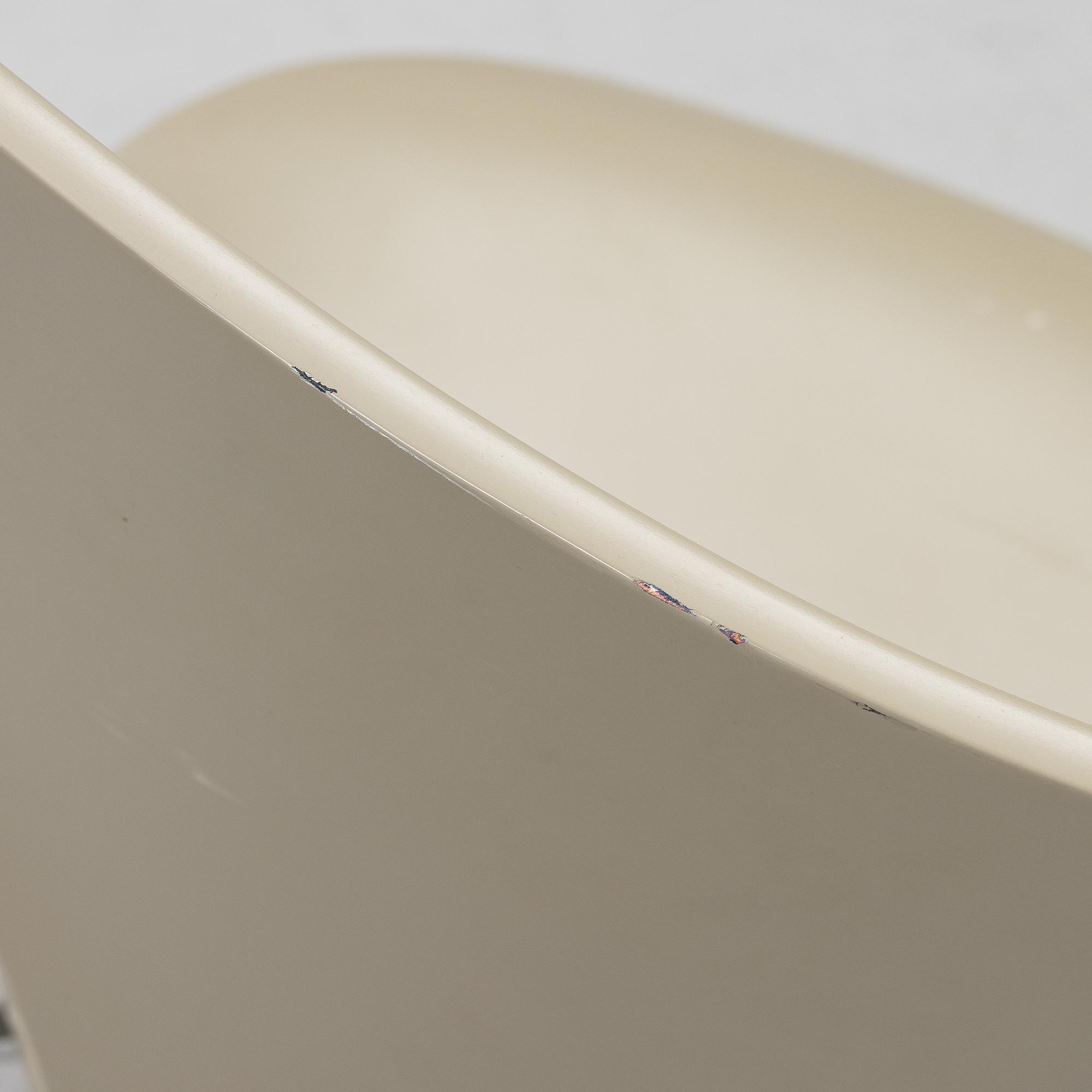 Arne Jacobsen, Four "Sjuan" chairs, Fritz Hansen, Denmark.