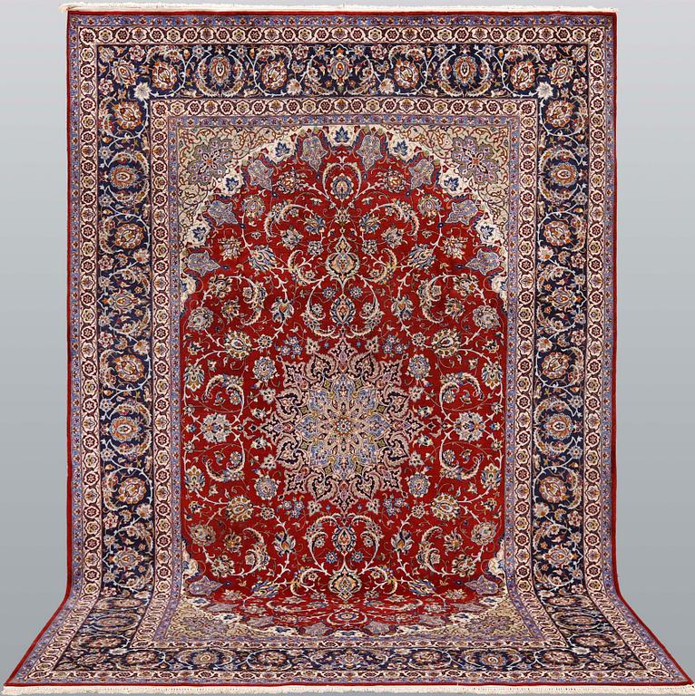 Carpet, Isfahan, part silk, 312 x 210 cm.