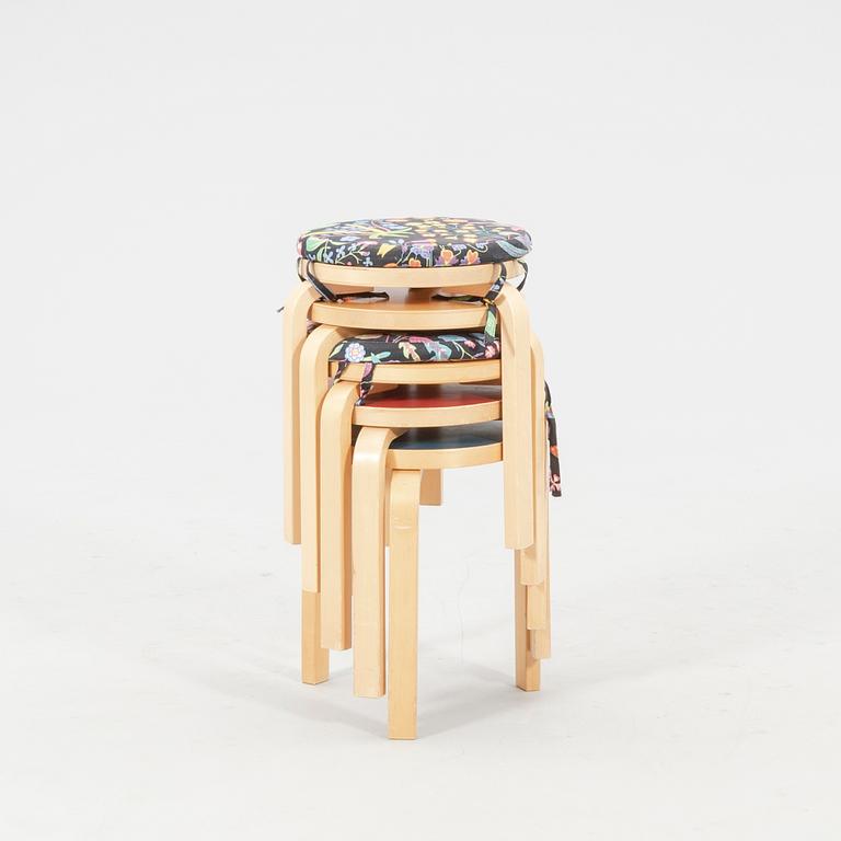 Alvar Aalto, set of 5 stools model 60, Artek Finland 20th century later part.