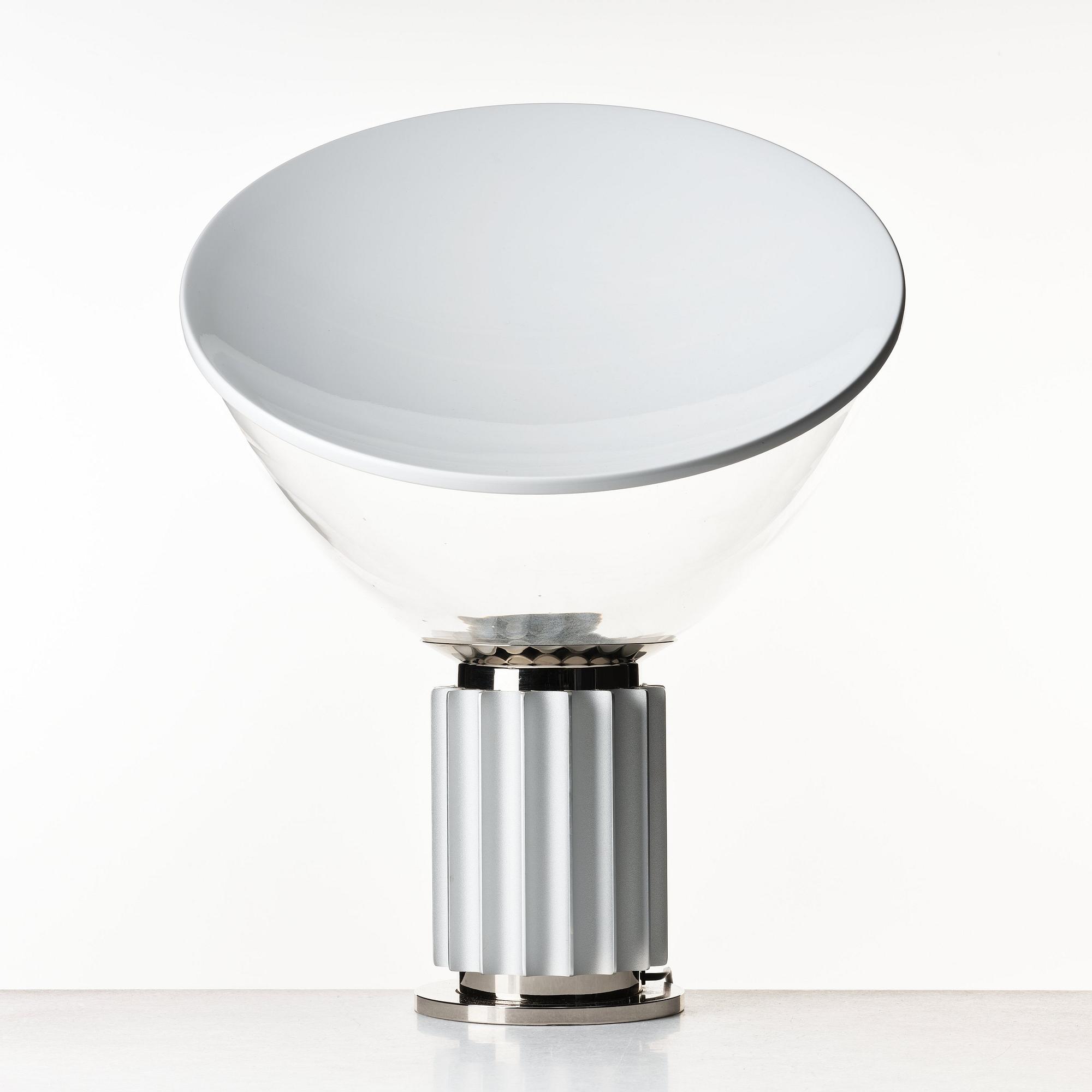 Achille Castiglioni, & Pier Giacomo Castiglioni, bordslampor 1 par, "Taccia", Flos, Italien efter 1962.