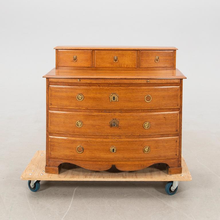Chest of drawers with a superstructure, Late Baroque 18th century.