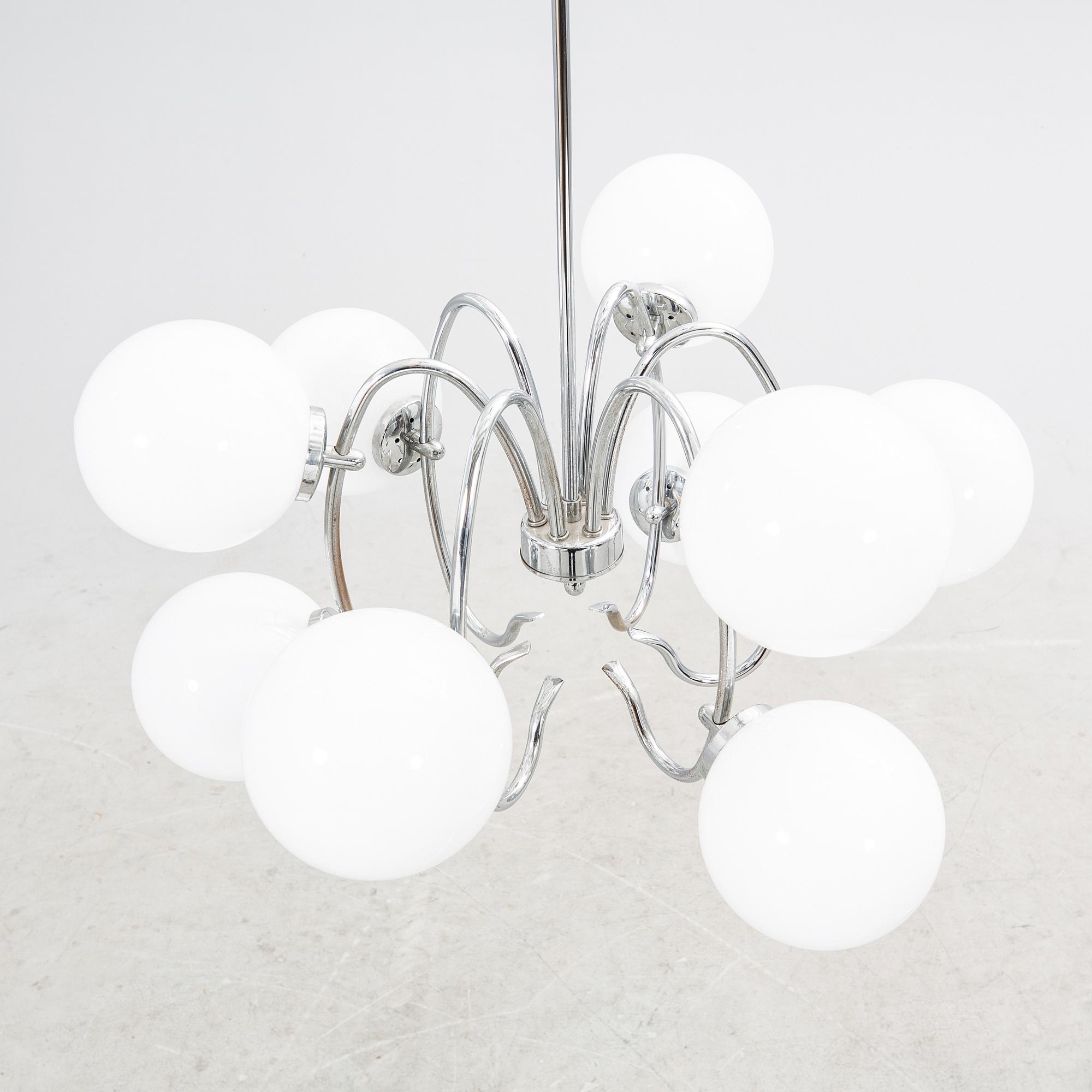 A late 20th century ceiling pendant.