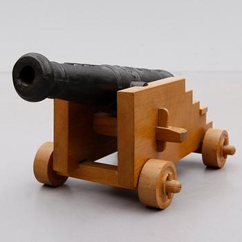 BORDSKANON, gjutjärn, Stafsjö, 1900-talets andra hälft.