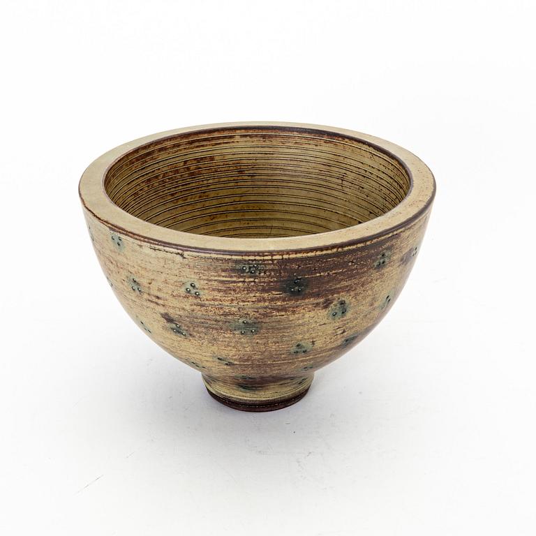 A signed Wilhelm Kåge "Farsta" stoneware bowl from Gustasvbergs studio.