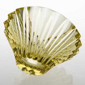 AIMO OKKOLIN, A 'Petals' bowl, signed Aimo Okkolin Riihimäen lasi Oy.