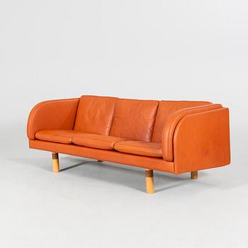 A "EJ20" sofa and armchair by Jørgen Gammelgaard for Erik Jørgensen from the late 20th century.