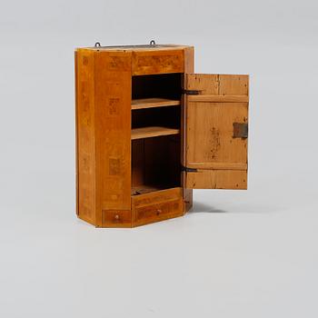 HÄNGSKÅP, 1800-tal.