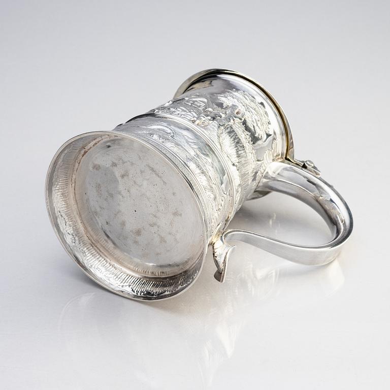 Thomas Whipham & Charles Wright, dryckeskanna, silver, London 1766.