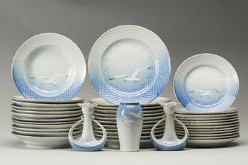 MATSERVIS, 39 delar, porslin, "Måsen", Bing o Gröndahl.