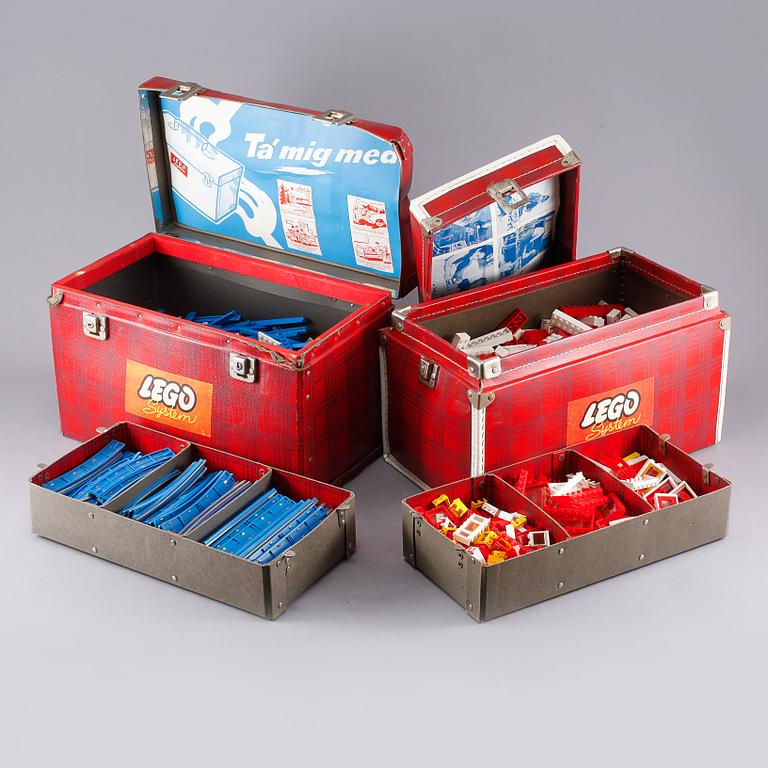 PARTI LEGO, 2 lådor, 1900-talets andra hälft.