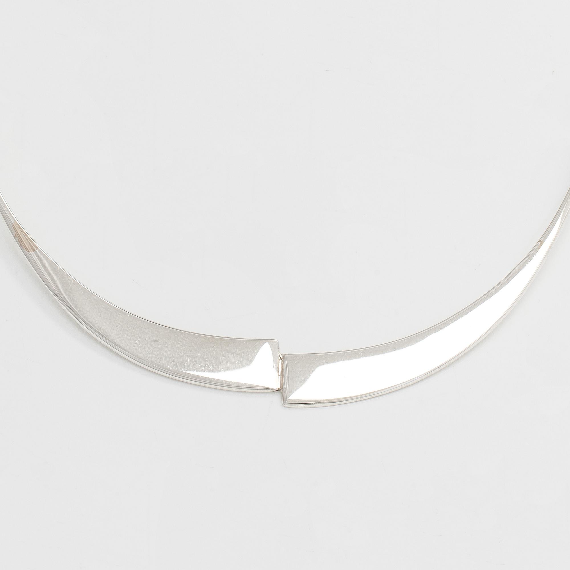 Pekka Piekäinen, necklace, bracelet and brooch, silver, Platinoro, Turku 2000 - 2009.