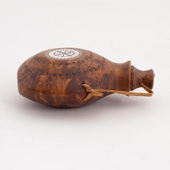 A birch flask by Andreas Poggats, before 1962.