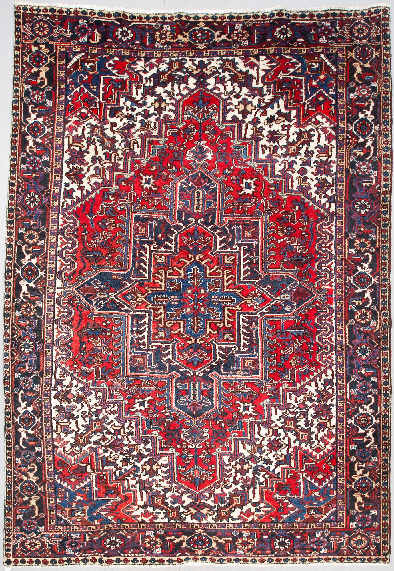 MATTA, semiantik, Heris, ca 350x245 cm.