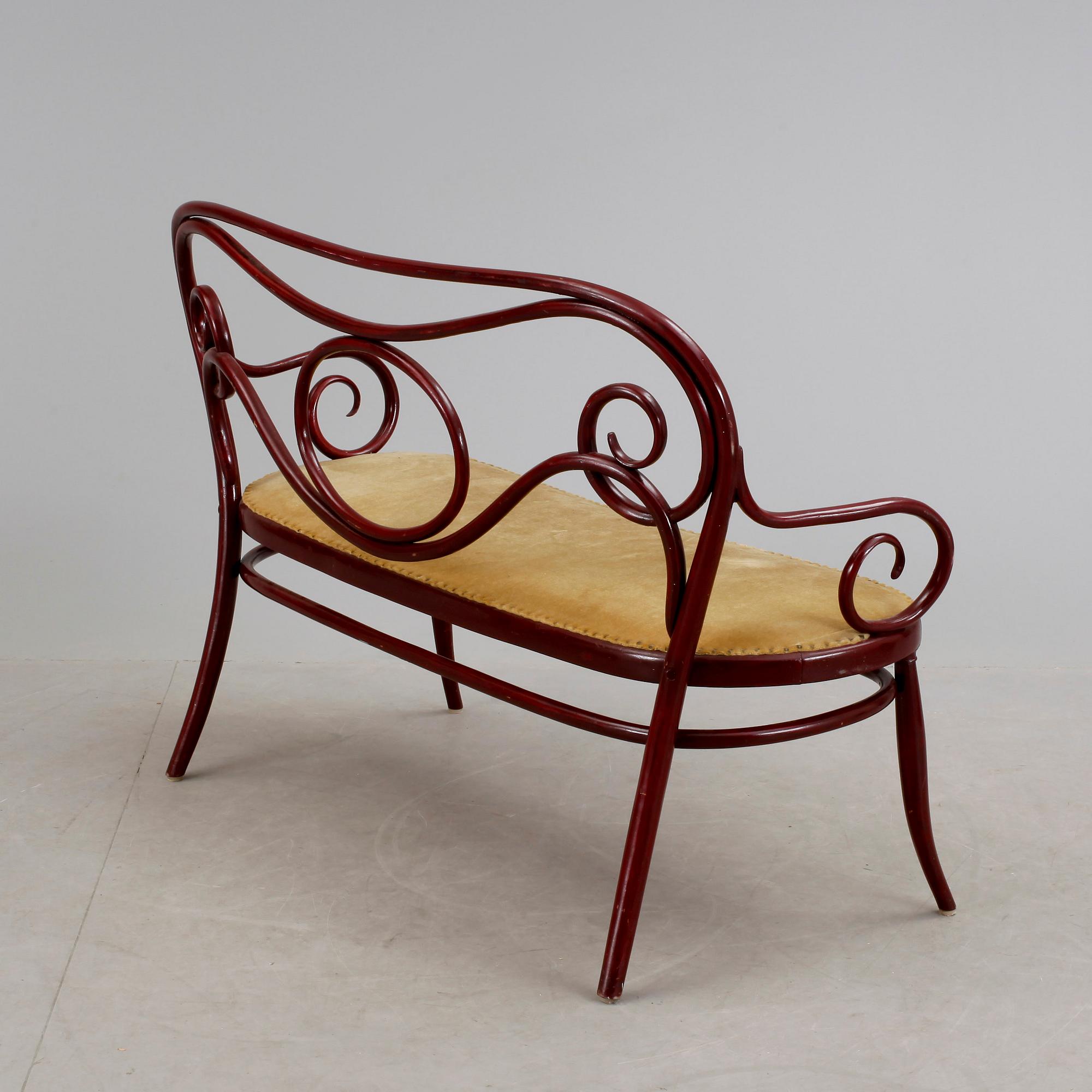 SOFFA, Thonet-typ. 1900-talets början.