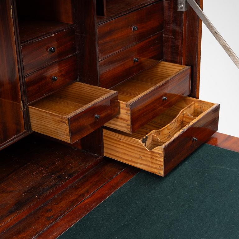 A late Gustavian chiffonier, circa 1800.