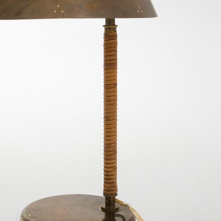 Paavo Tynell, pöytävalaisinpari, malli 9209, Taito 1900-luvun puoliväli.