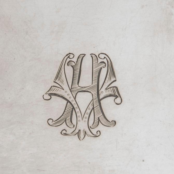 SKRIVBORDSSTÄLL, silver, finska importstämplar från 1910. Silvervikt 316 g.