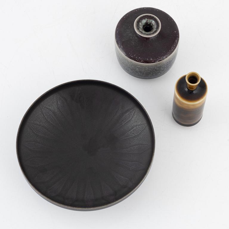 Berndt Friberg, vaser, 2 st och skål, Gustavsberg studio, 1956-1969.