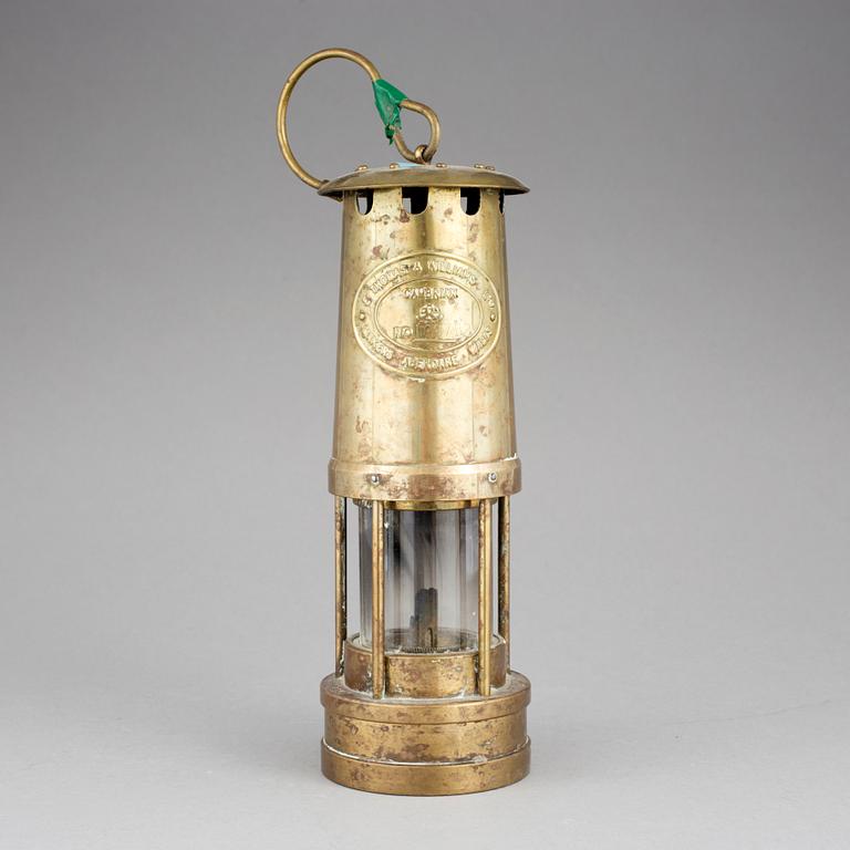 LYKTA, mässing. England, 1900-talets första hälft.