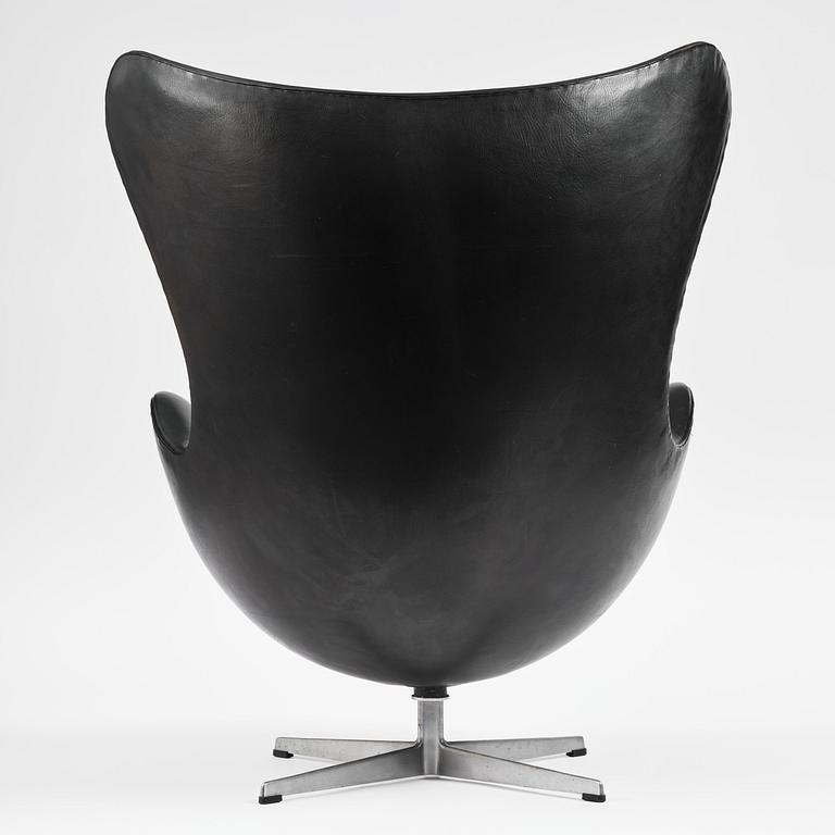 Arne Jacobsen, fåtölj, "Ägget", Fritz Hansen, Danmark, 1967.