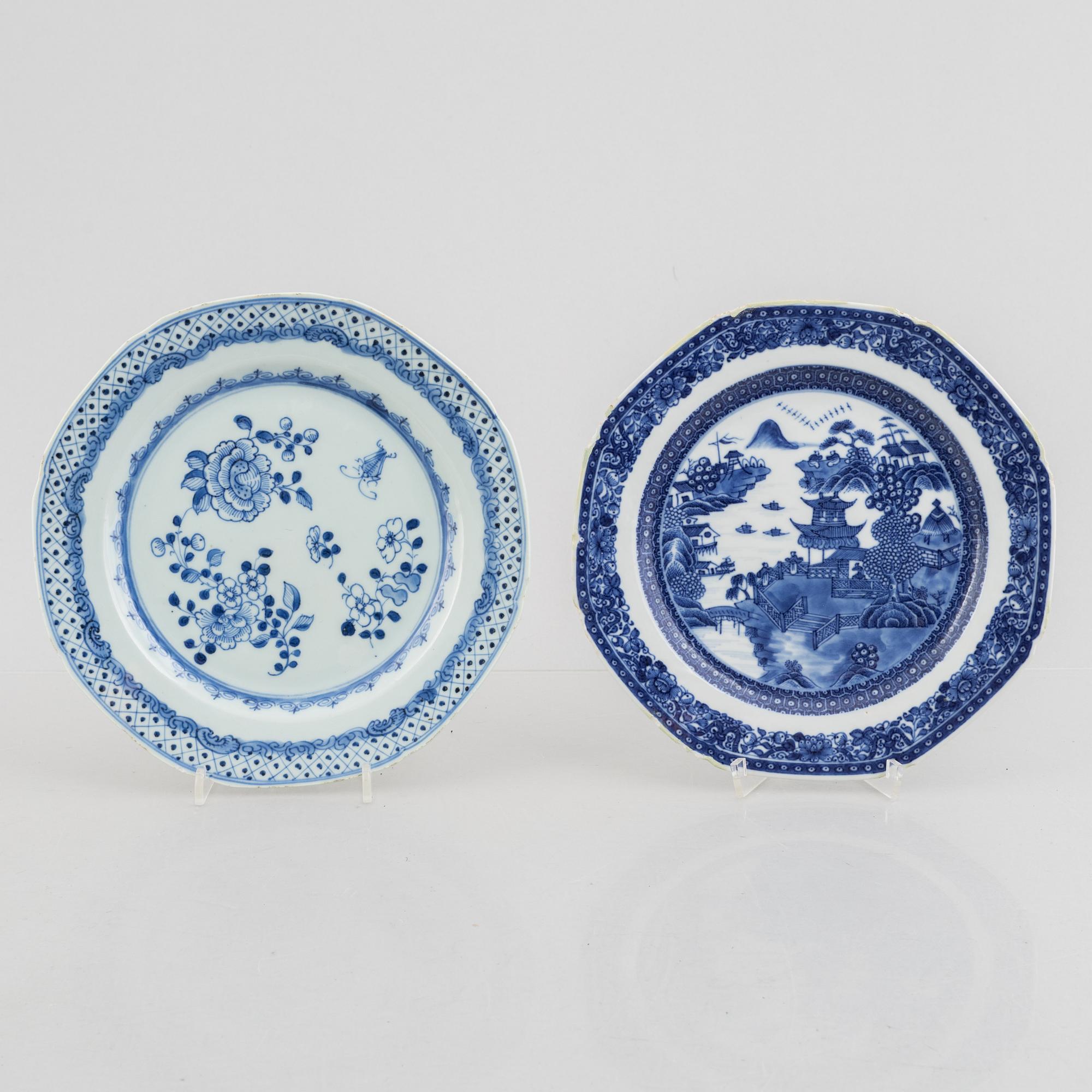 Parti kinesiskt porslin, 13 delar, Qingdynastin, 1700- och 1800-tal.