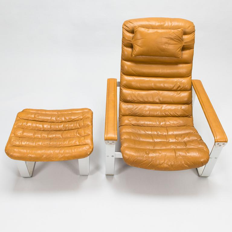 ILMARI LAPPALAINEN, a pair of 'Pulkka' lounge chairs with ottomans for , Asko, Finland.