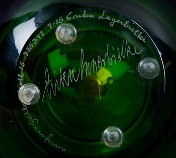 VAS, glas. Erika Lagerbielke, Orrefors, sign 9/15 samt egenhändig signatur.