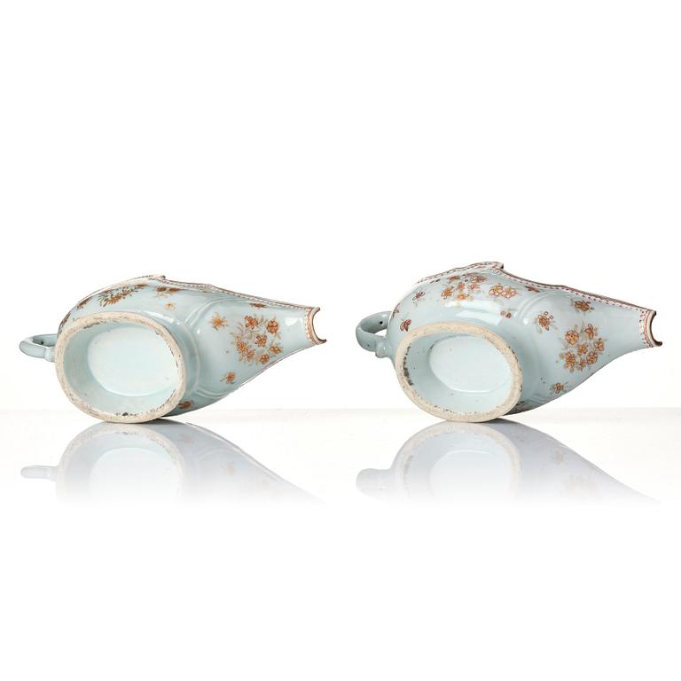 A set of two iron red and gold sauce boats, Qing dynasty, Qianlong (1736-95).