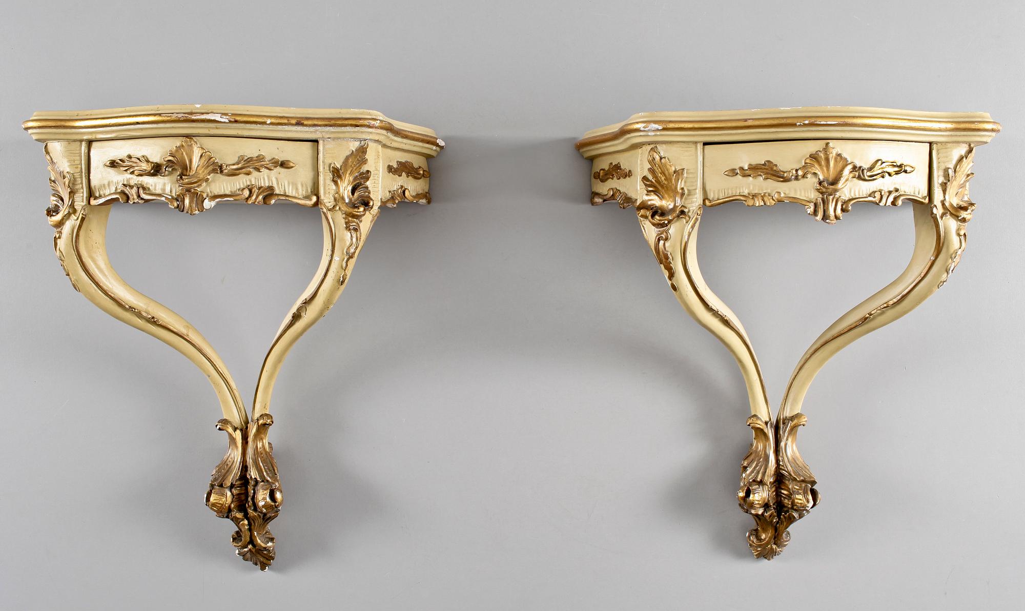 KONSOLBORD, ett par, rokokostil, 1900-talets början.