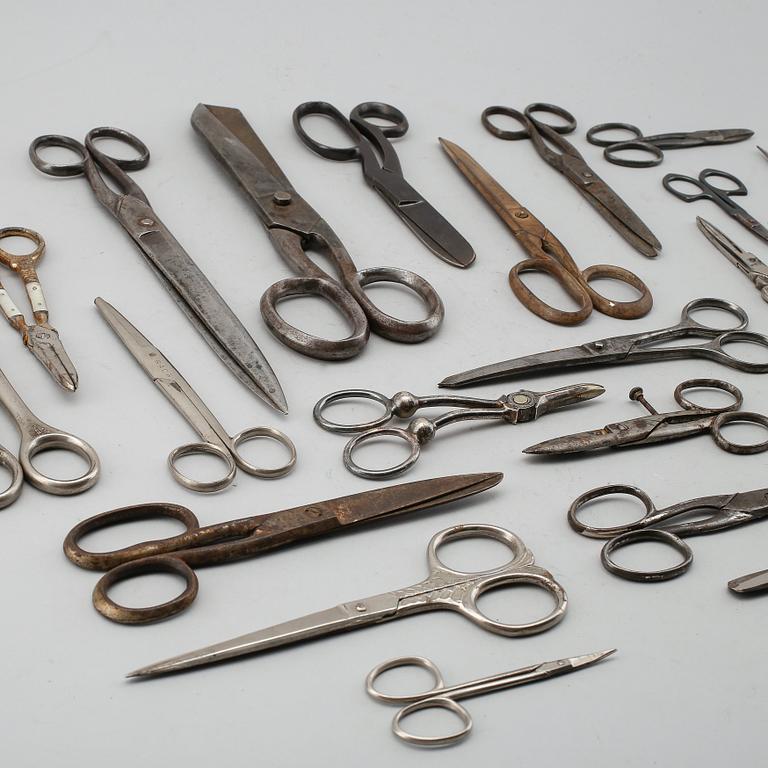 SAMLING SAXAR, ca 20 st, metall, 1800-/1900-tal.