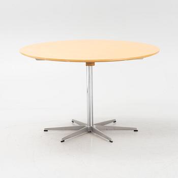 A 'Super circular table by Bruno Mathsson & Piet Hein, end of the 20th Century.