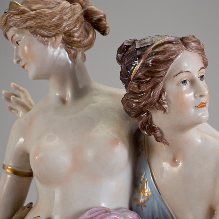 FIGURGRUPP, porslin, 1900-talets första hälft.