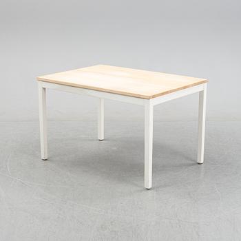 Matbord, 'Multi-O', Nirvan Richter för Norrgavel, 2000-tal.