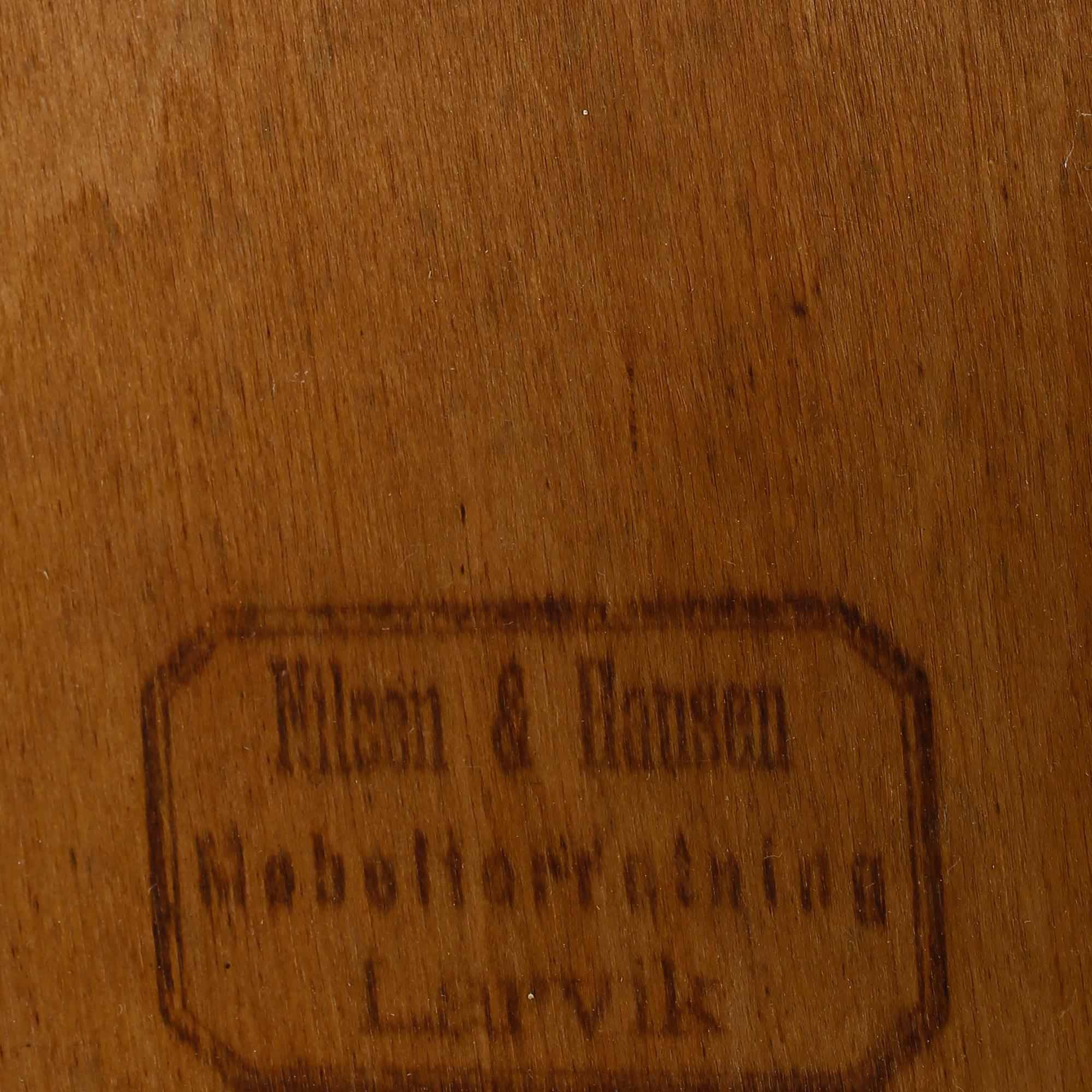 SÄNGBORD, ett par, Norge. Jugend, omkring 1910-20.