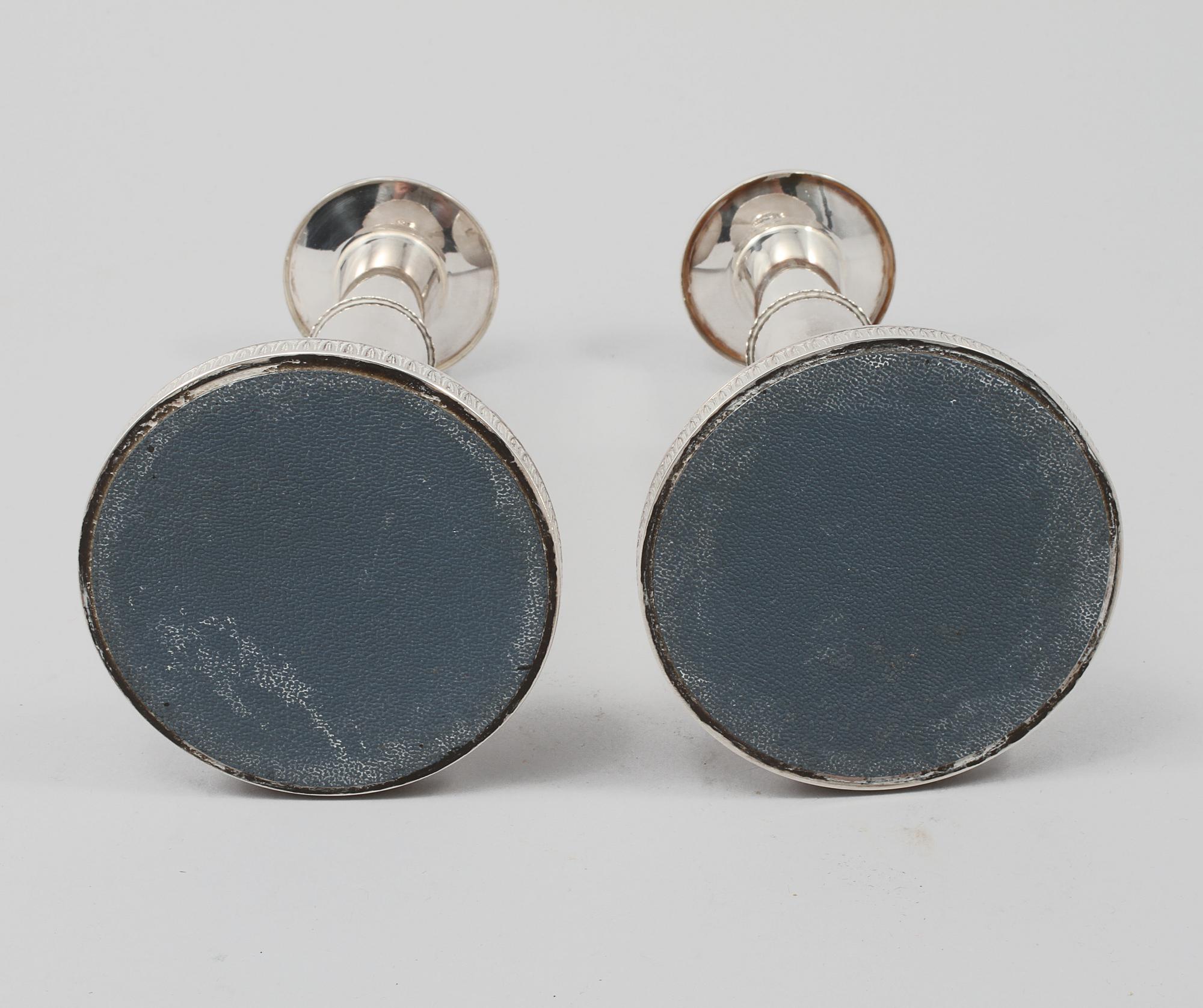 LJUSSTAKAR, ett par, silver, Sverige, stämplade 1972 respektive 1974.