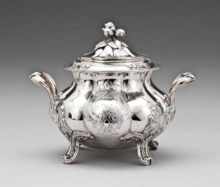 SOCKERSKÅL. Silver. Frankrike, 1900-tal. 560 g.