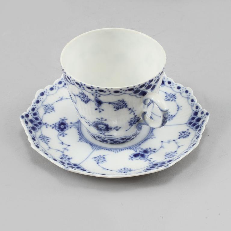 SERVISDELAR, 8 st, porslin, "Musselmalet", Royal Copenhagen, 1900-talets andra hälft.