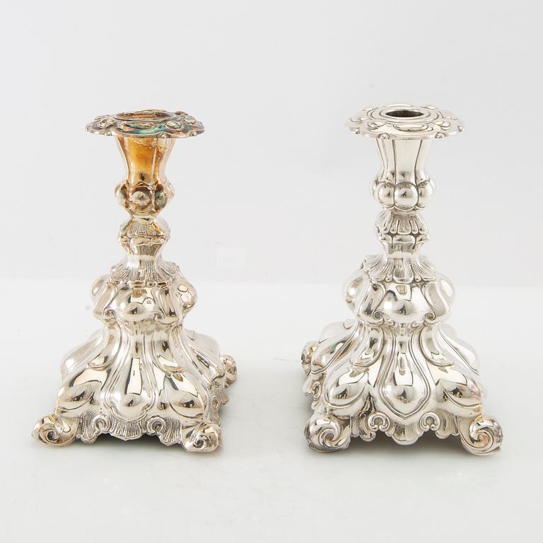 Kandelabrar ett par Rokoko-stil silver svenska importstämplar 1930/40-tal.