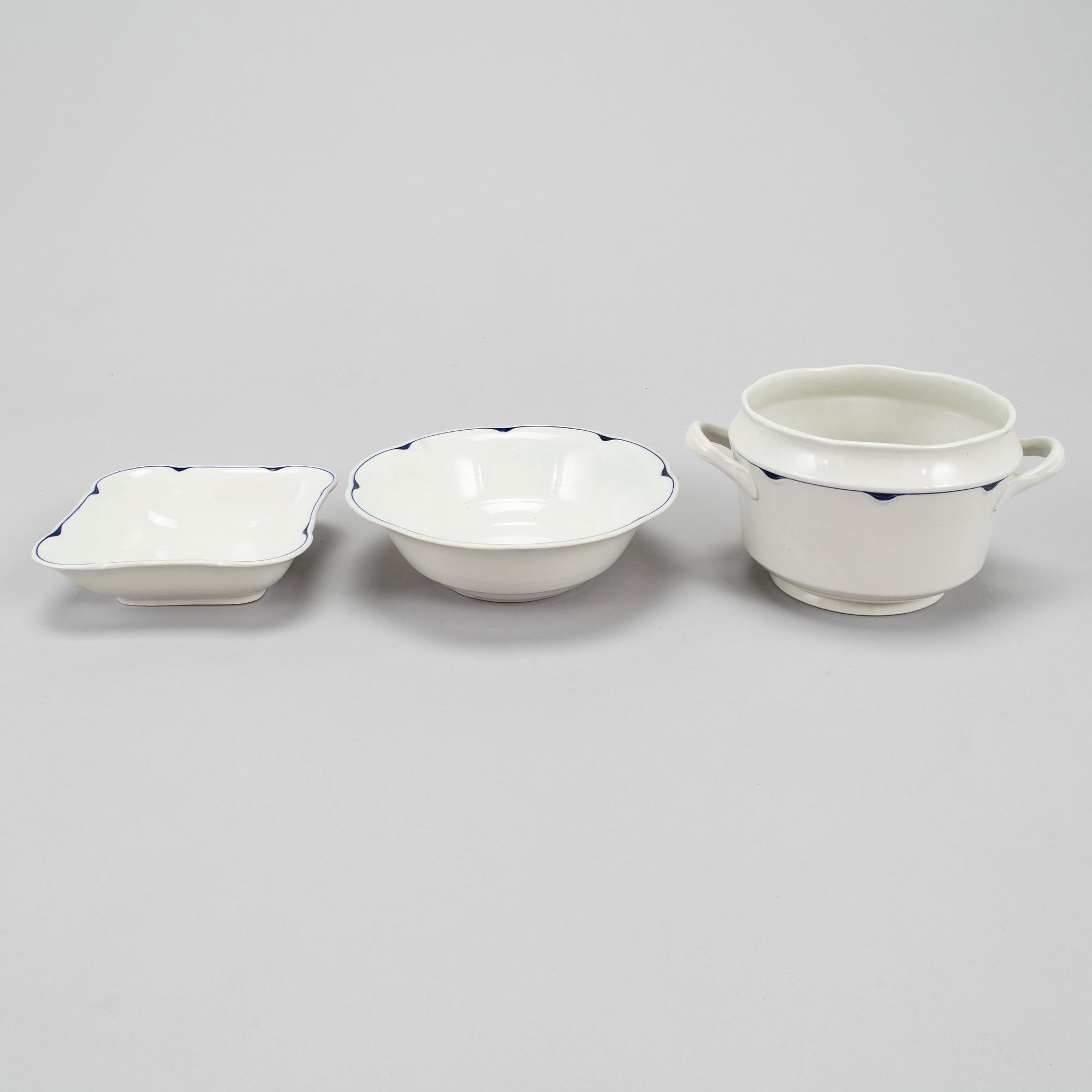 A 34-piece tableware set 'Pekka' for Arabia, Finland 1930/40s.