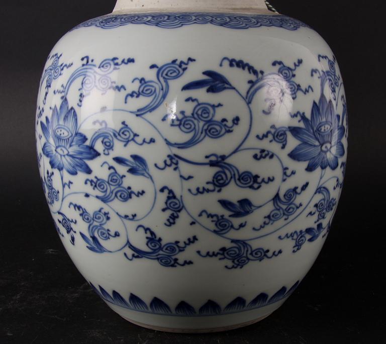 BOJAN, porslin, Kina, 1700-tal.