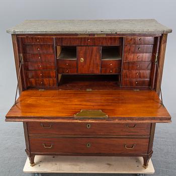 A Swedish late gustavian chiffonier, circa 1800.