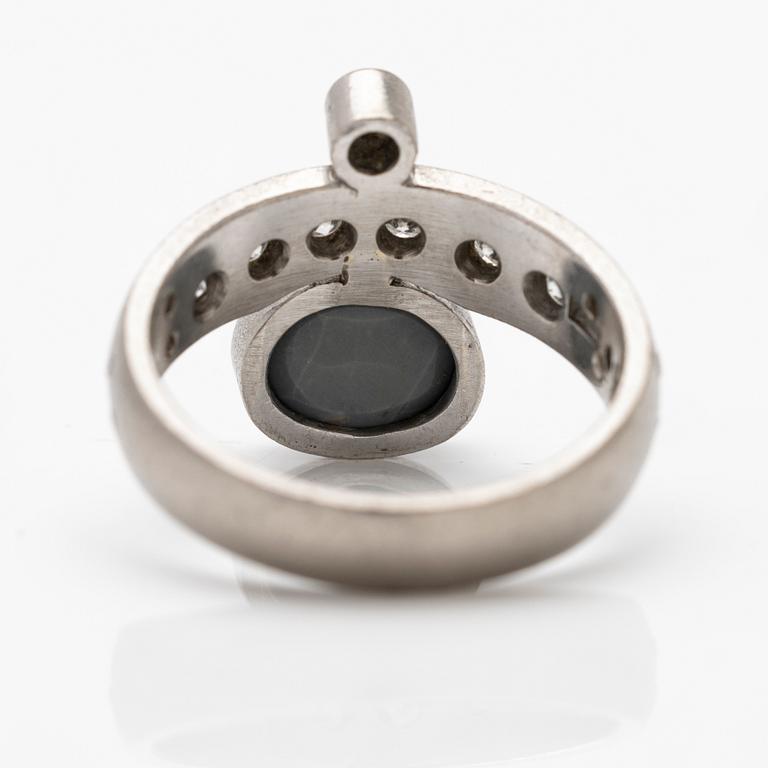 Evert Lindberg, 18K white gold ring with diamonds and opal triplet, Älvängen 2000.