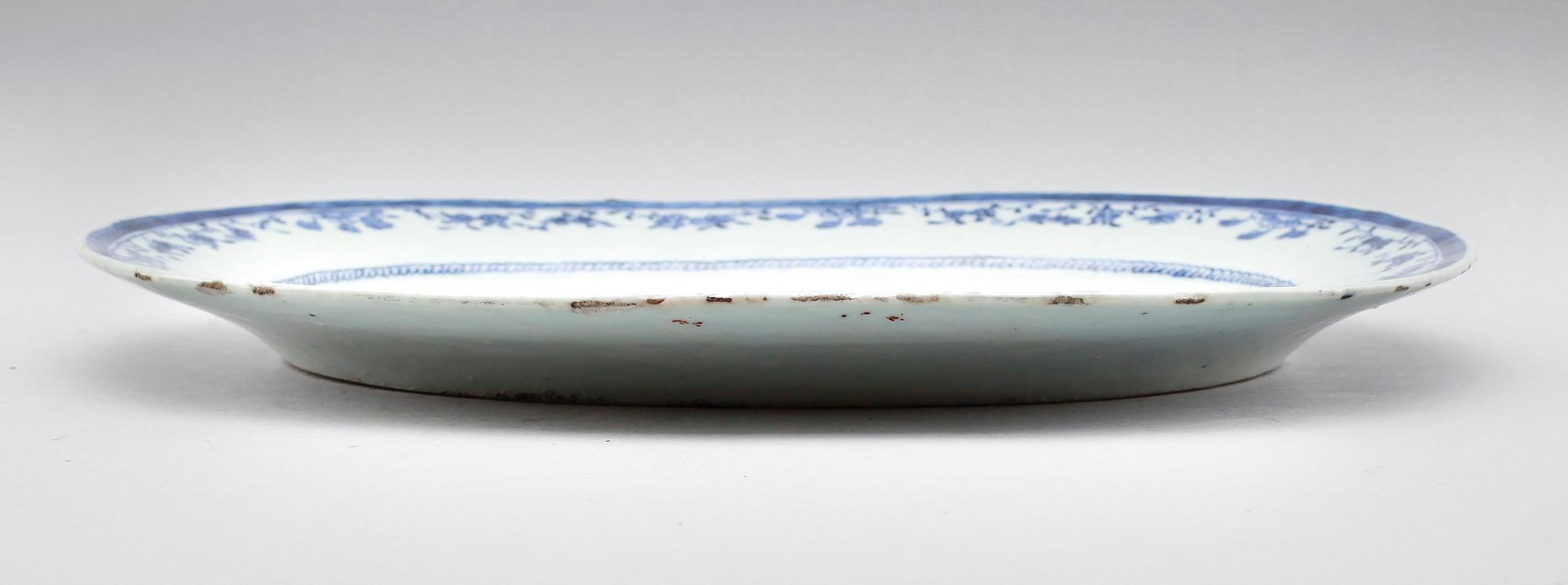 STEKFAT, porslin, Kina, Qianlong 1736-1795.