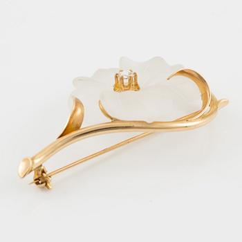 Brooch and earrings, floral, 18K gold with carved rock crystal and rose-cut diamonds.