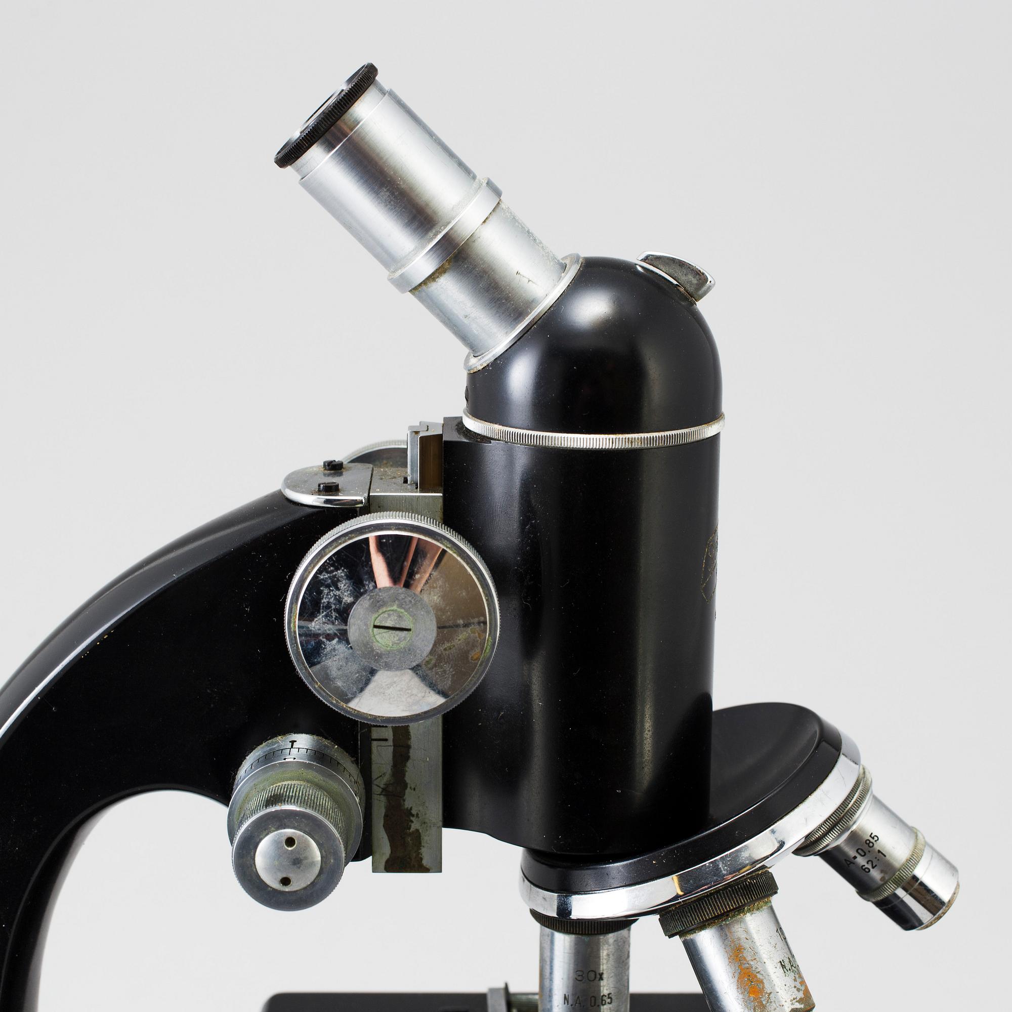 A microscope by Steindorff &Co, Berlin, in the first half of the 20th century.