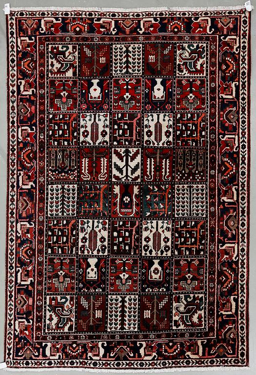 MATTA, Bachtiari, ca 322x204 cm.